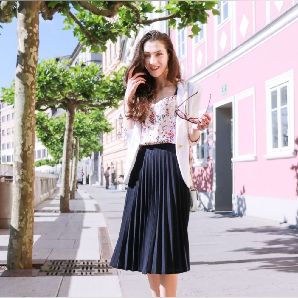 Liz Claiborne Vintage Black Pleated Midi Skirt‎ Size 6 Petite Preppy Whimsigoth